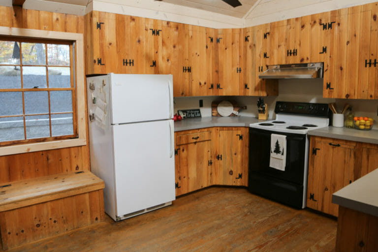 814 Form, Function & Fun on Flying Pond Maine Cabin Masters